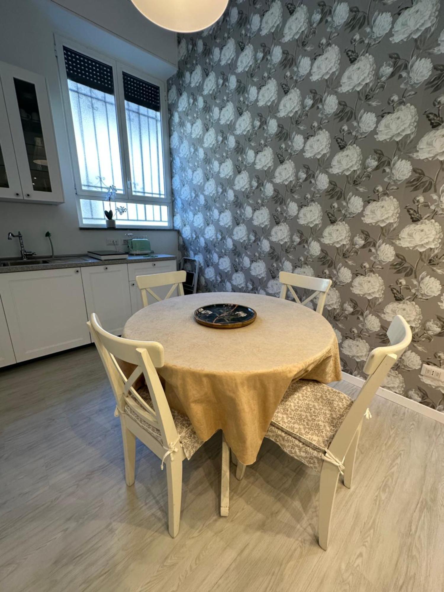 Flowers, A Cozy Suite In 米兰 外观 照片