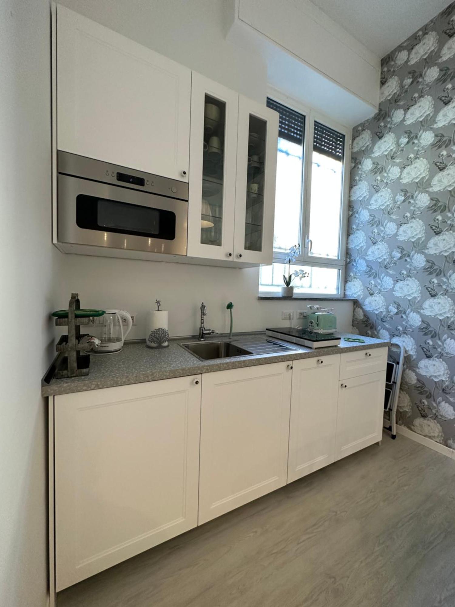 Flowers, A Cozy Suite In 米兰 外观 照片